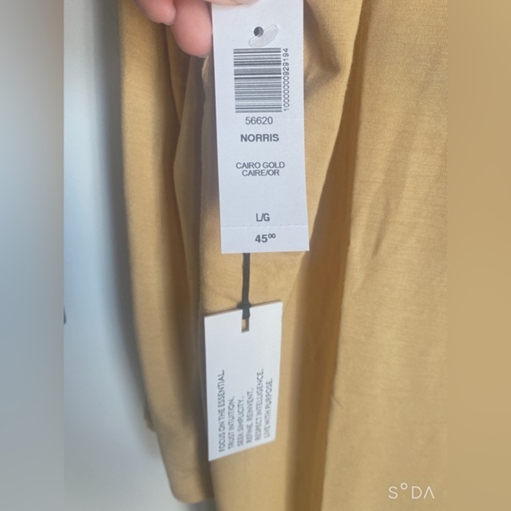 NWT Aritzia Babaton ‘Norris’ Long Sleeve Tee